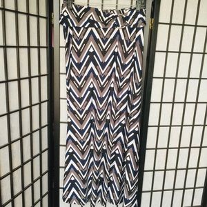 🖤 NWT: Chevron Maxi Skirt 💙